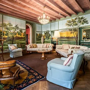 https://foresteria-di-palazzo-radici.it-lombardy.com